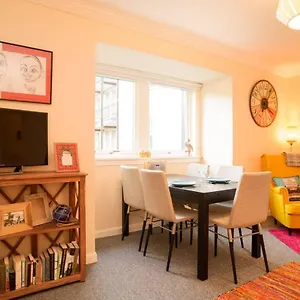 Apartment Altido Lovely For 4 With Free Parking Edinburgh